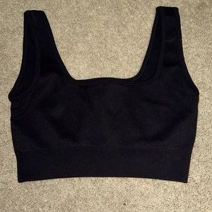 black wider fit tank